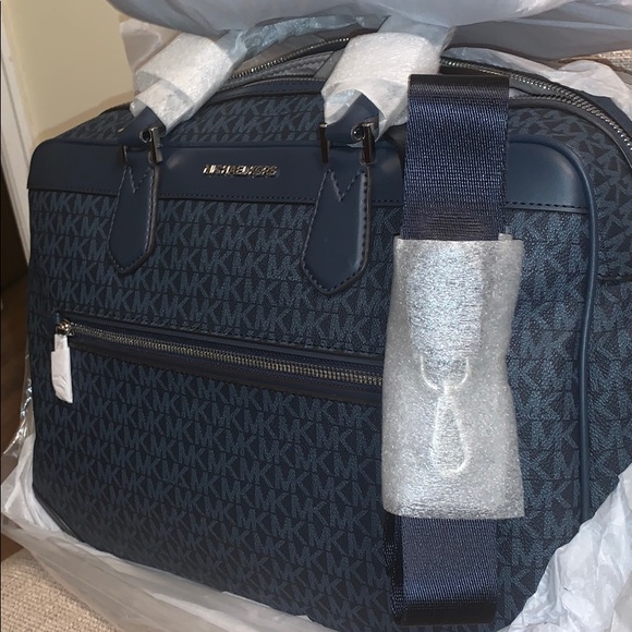 Michael Kors Admiral Blue Weekender - Picture 8 of 9